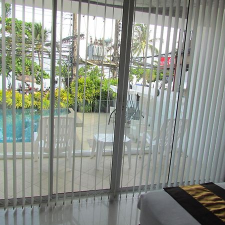 The Front Hotel And Apartments Patong Exteriör bild